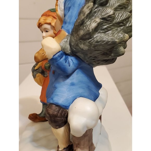 Vintage Avon Christmas Memories 1981 Porcelain Figurine - Picture 10 of 16